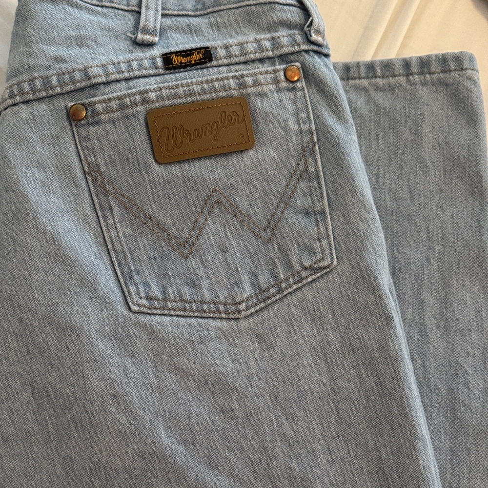 Wrangler Men's Light Blue Straight Jeans